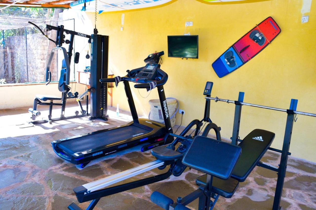 Apartmenthaus Salama Villen In Diani ディアニ・ビーチ エクステリア 写真